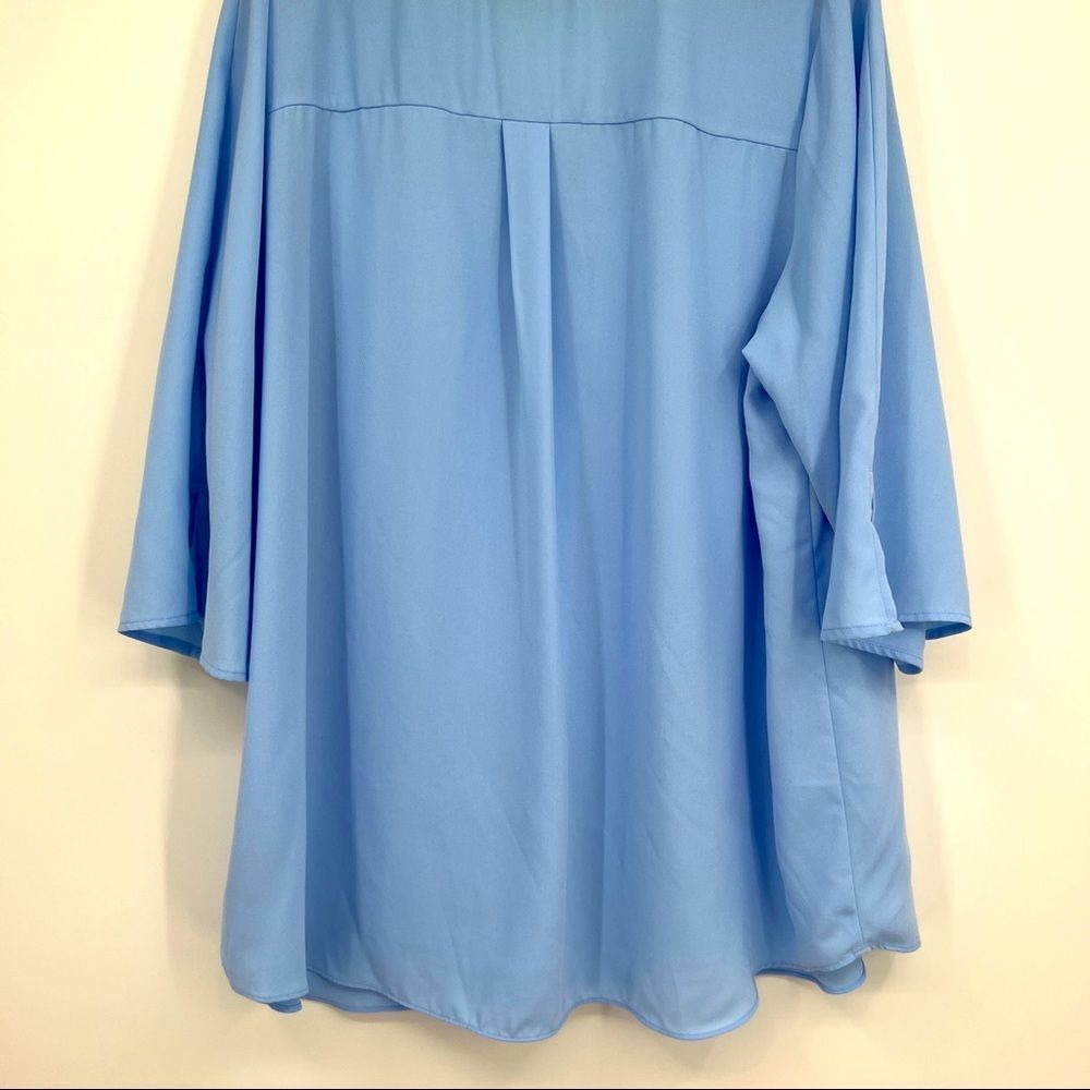 W Worthington Woman Blue V-neckline Hammered Button Quarter Sleeve Blouse - Picture 6 of 10